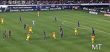 足球跑位传球教学基本功,足球怎么传球新手教学