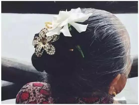 90后女生欠巨债被赶出家门完整版,90后被网贷