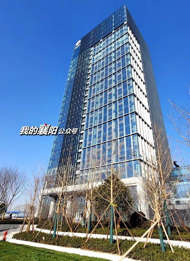 高颜值！东津又一座“甲级写字楼”！总部基地+双层停车场！