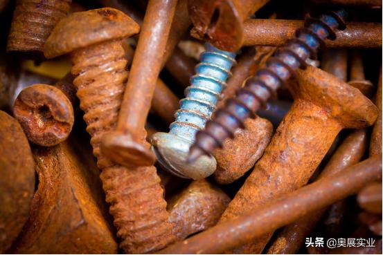 不锈钢螺丝生锈了拧不下来怎么办,不锈钢螺丝锈死怎么拿下来
