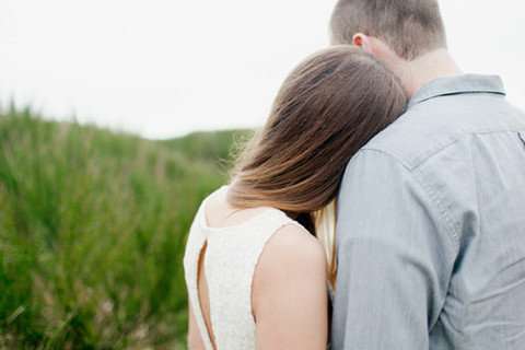 刺猬的拥抱启示,刺猬的拥抱写的是谁