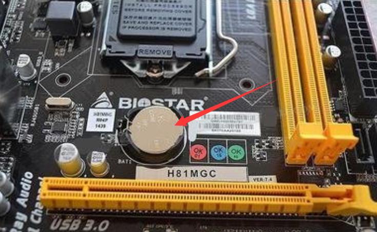 显示器无信号黑屏主机在运作,电脑显示器显示无信号黑屏闪灯