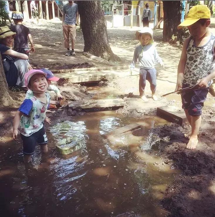 日本有个公园相当“危险”，家长却抢着把孩子送去玩