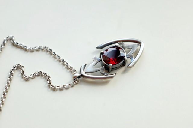 石榴石属于什么档次的宝石类型,石榴石最顶级的叫什么