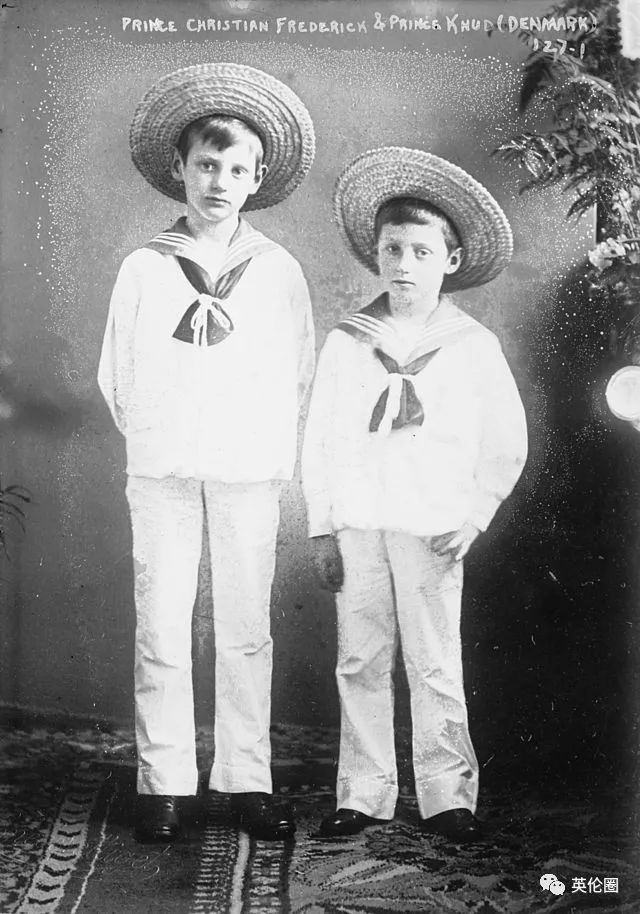 英国国王怎么也想不到，给他设计的童装在157年后火成这样