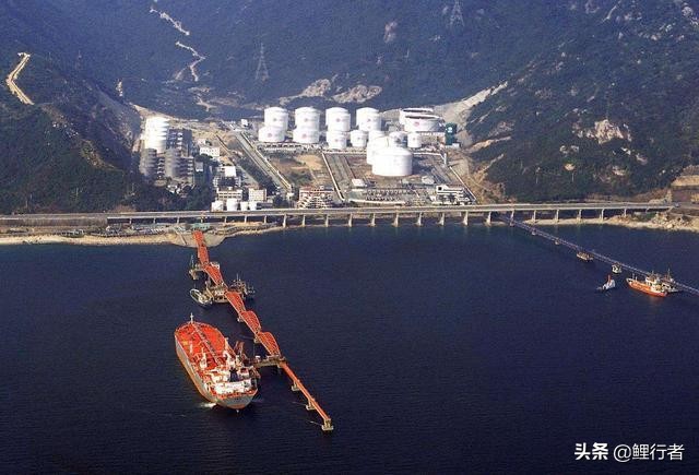 现在国际油价那么低，为什么国家不把沙特的石油买光？