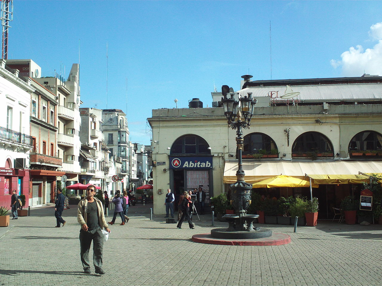 乌拉圭首都蒙得维的亚海边漫步,蒙得维的亚美景
