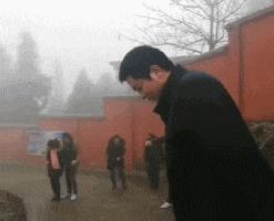 搞笑gif趣图你喜欢女神还是女汉子,搞笑gif趣图妹子健身辛苦吗