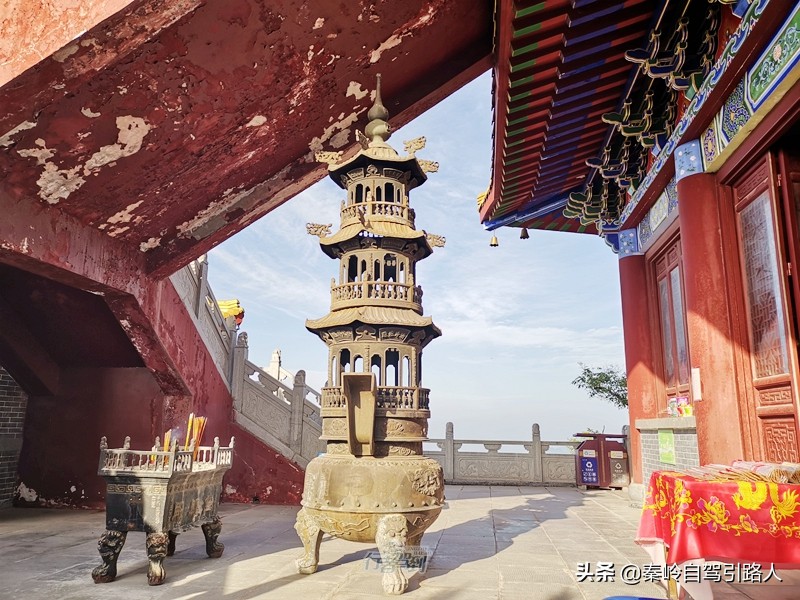 秦岭终南山南五台景区云雾环绕,秦岭终南山南五台景区游览图