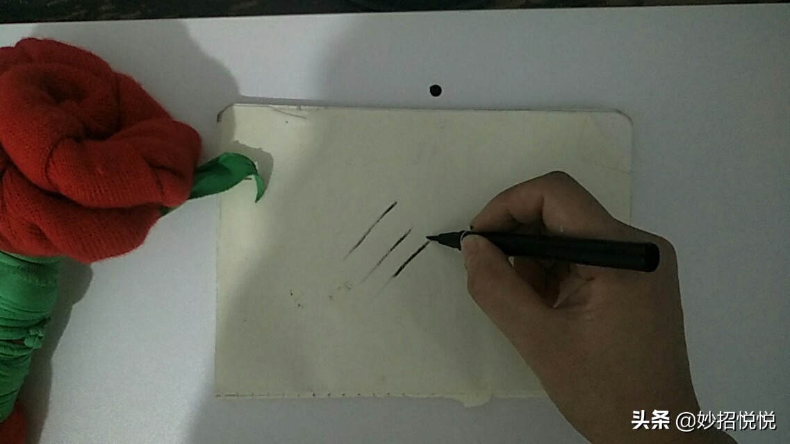 马克笔水彩笔记号笔怎么擦掉,眼线笔怎么用记号笔画