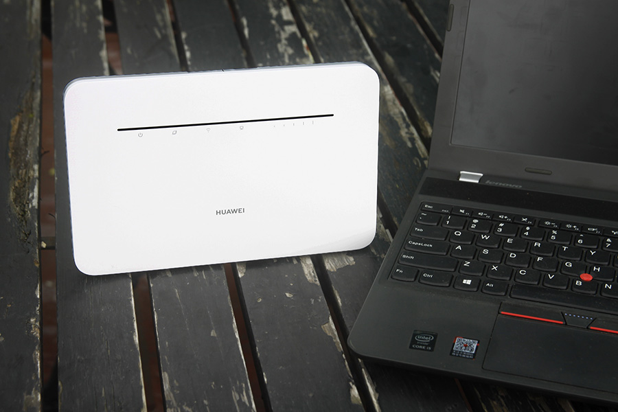 可充可插移动路由器,可移动无需插卡无线路由器