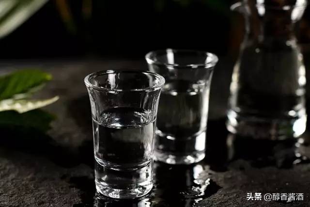 酱香白酒为什么喝起来有点辣,酱香白酒为啥越喝越咸