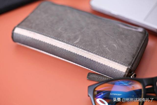 中年包包男款40到50岁翻毛皮,中年男人时尚新款休闲包