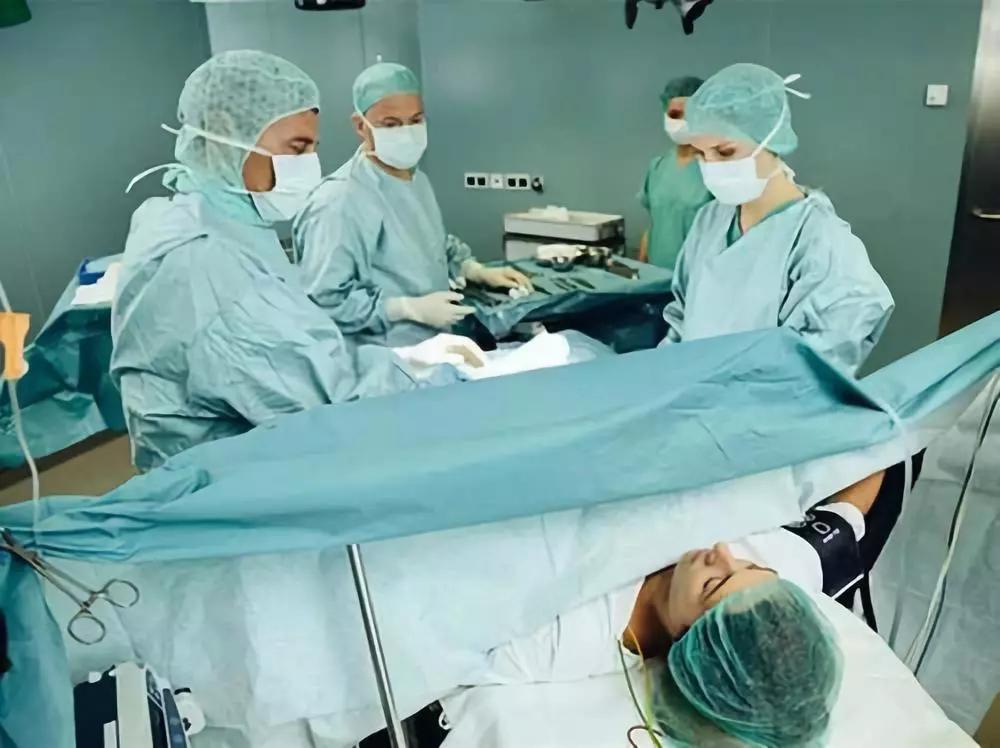 生孩子前要剪掉头发吗,生娃时需要自己刮体毛吗