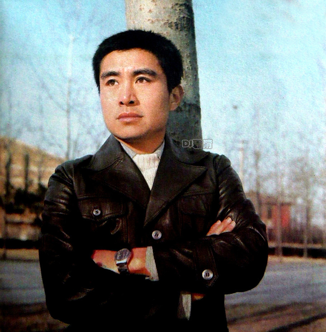 罕见老照片80年代男星,80岁老戏骨全部照片