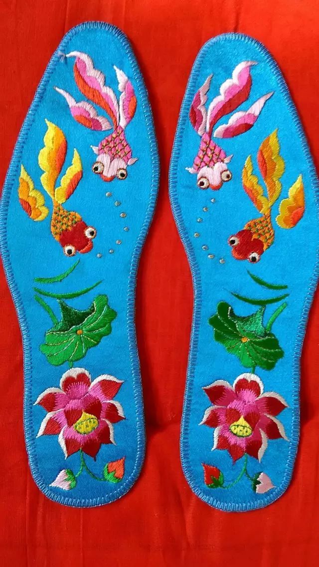 十字绣鞋垫花样图解大图,最受欢迎的小格子鞋垫图案