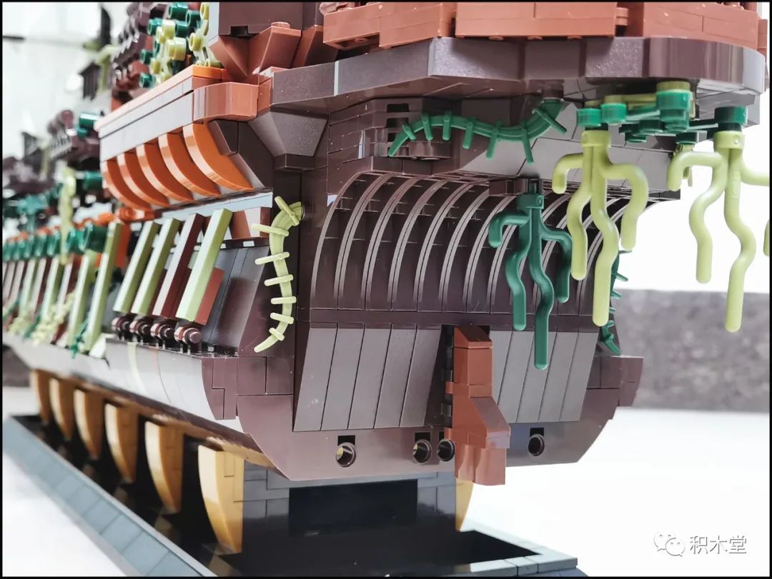 飞翔的荷兰人号为什么能潜水 (鬼船和飞翔的荷兰人号哪个更牛)