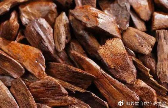 跨过时光的年轮来到你身边，赴一场心灵之约——檀香精油