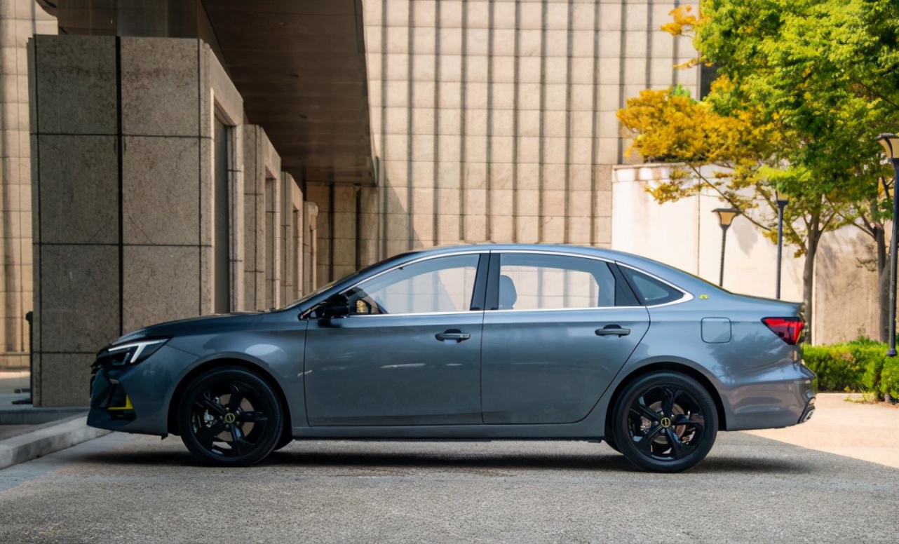 荣威i6maxev,荣威i6max智驾版是顶配吗