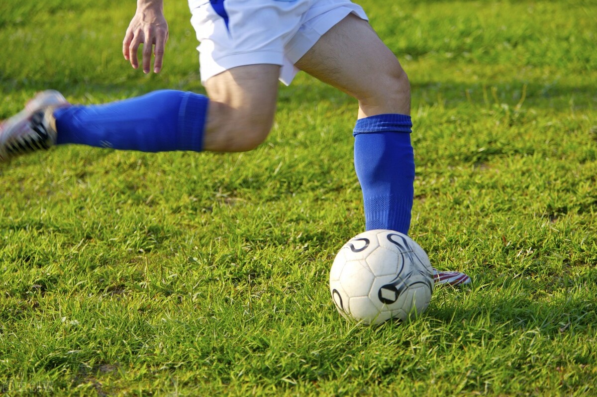 踢足球绘本,足球绘本故事100篇