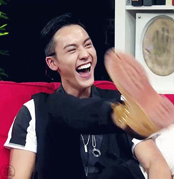 翘起二郎腿腰舒服,翘二郎腿的坏处有哪些视频