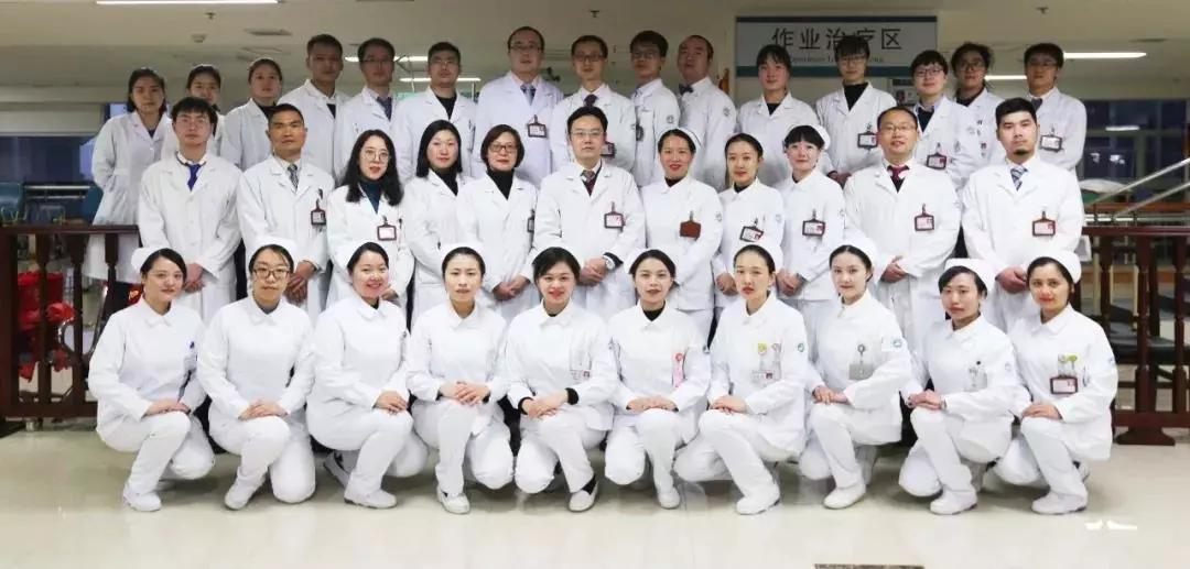 在家宅了两天腰酸背痛,在家躺着腰疼活动一下