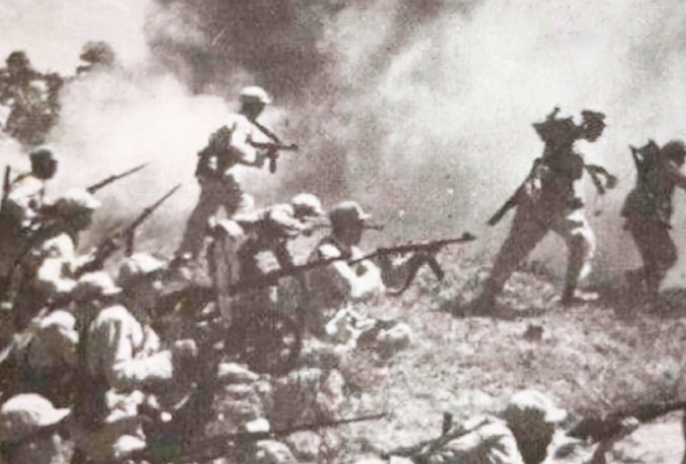 印尼杀了50万华人的原因,印尼杀了50万华人纪录片