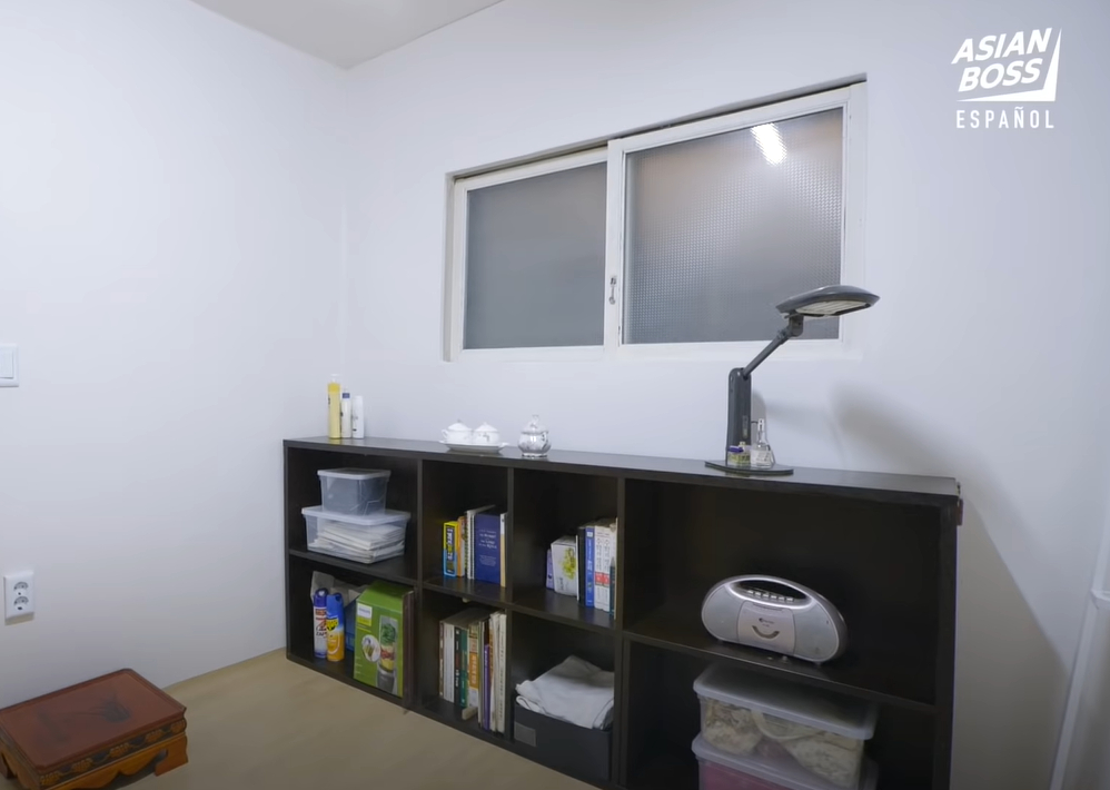 7旬老太太家里堆垃圾场,82岁老妇住地下室五年