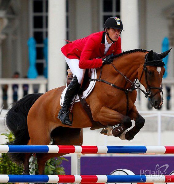 骑马怎么稳住,骑马怎么掌握平衡