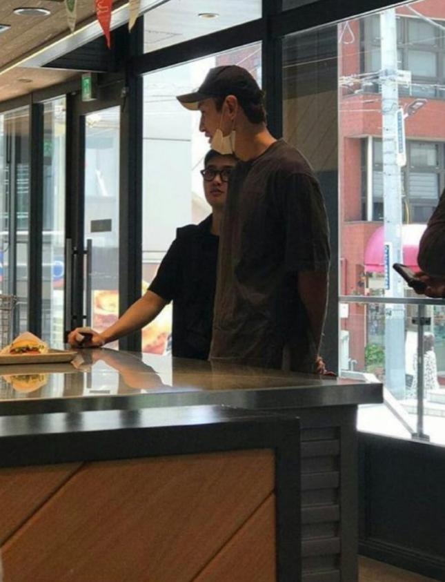 SM小卖部上新，搞这些花里胡哨的东西，为什么不让EXO给你挣钱？