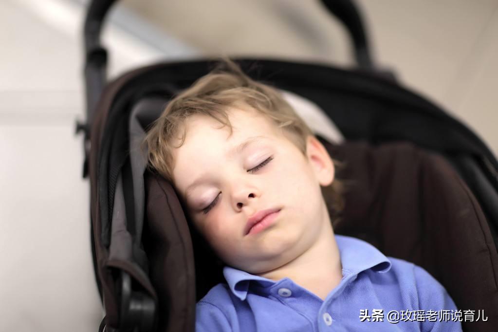 五个月宝宝如何训练自主入睡,宝宝在婴儿车里怎么躺