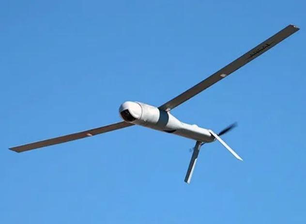 垂直打击美国黑鹰直升机,黑鹰直升机发射无人机