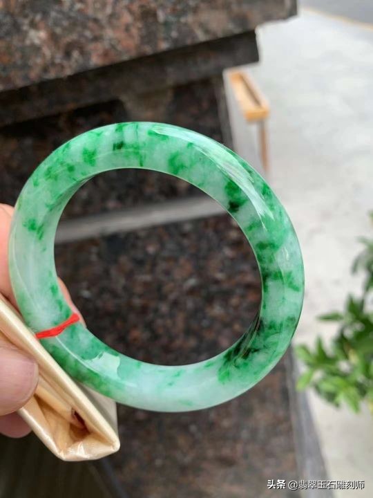 结婚三金选择黄金还是彩金,结婚金首饰怎么挑选