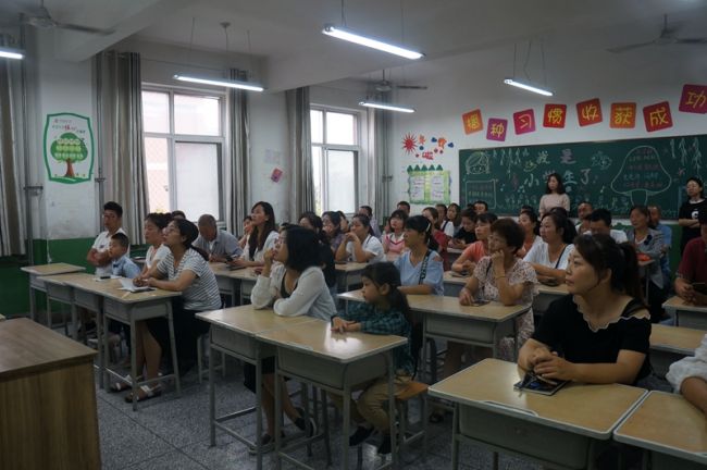 丰荫明德小学1年级一班学生,丰荫明德小学一年级二班