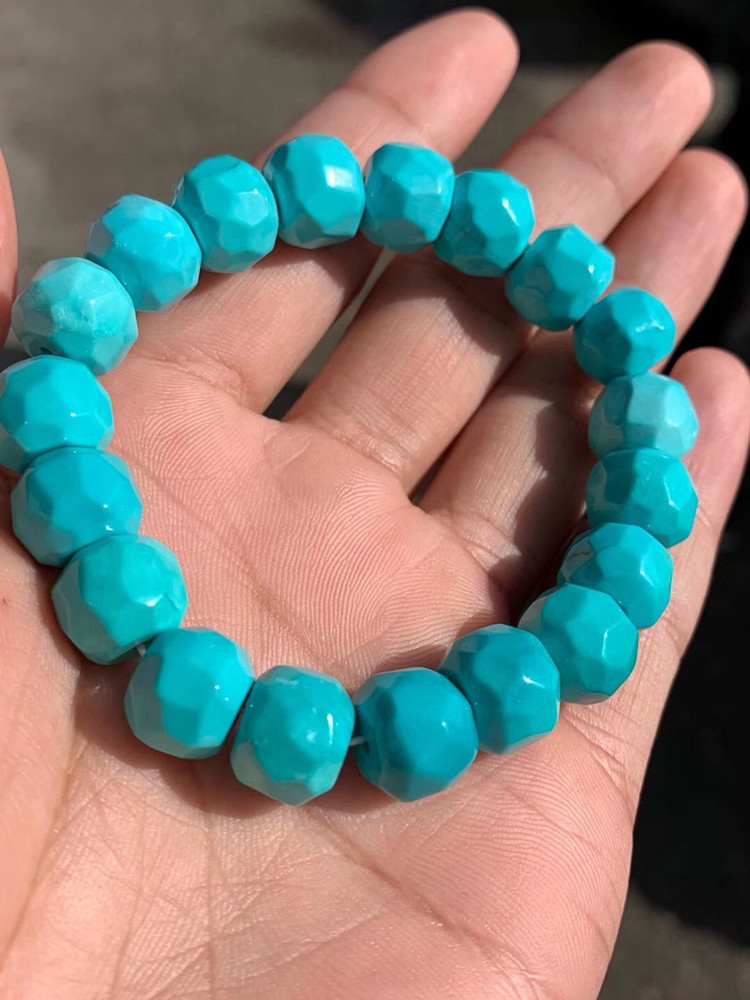 怎么挑选绿松石手串,随形绿松石手串搭配