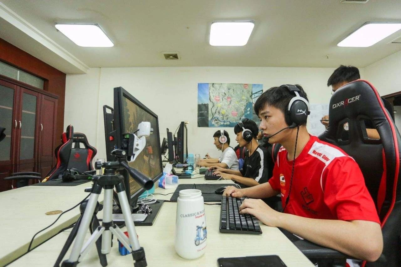 如何看待《王者荣耀》代练花220万买房?|灵魂拷问