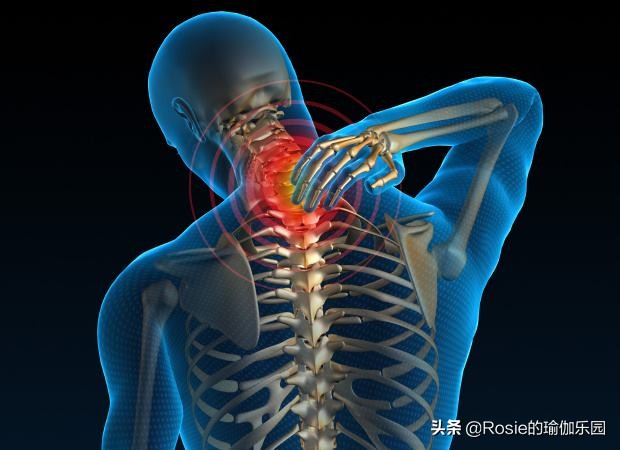 方领衣服肩带老是往下掉怎么办,穿衣服领口老是往下掉