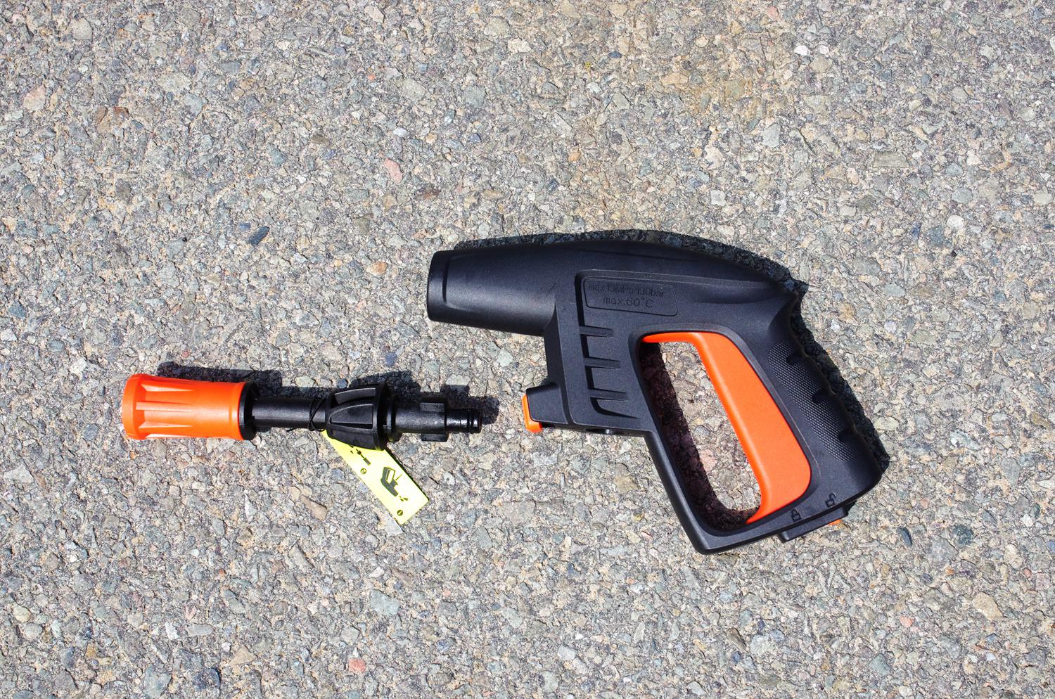 汽车塑料上的污渍怎么去除,汽车上的油烟污渍如何处理