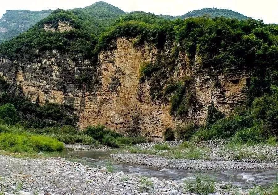 打卡秭归磨坪杨林村悬棺群,秭归县磨坪乡悬棺千古之谜