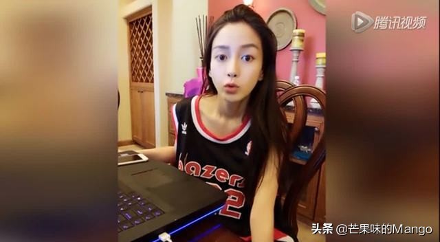 直男杀手锏？这件“土”T恤，竟然成了女生撩倒男神的秘密*器武**