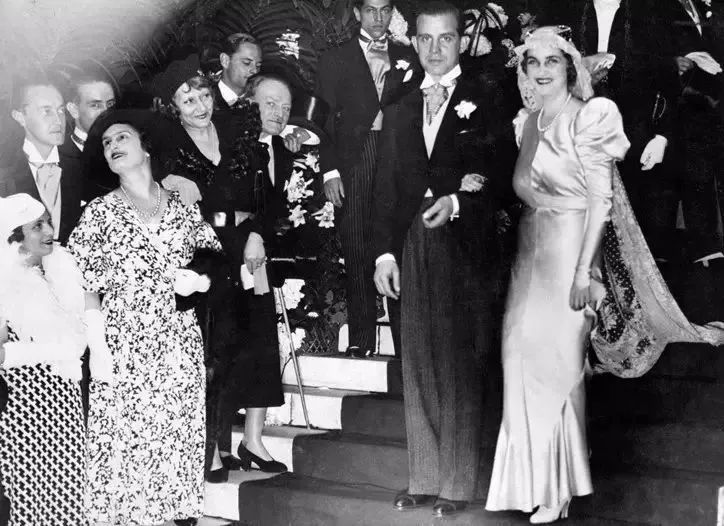 身家上亿的她，做了一辈子“公主梦”，最后人财两空