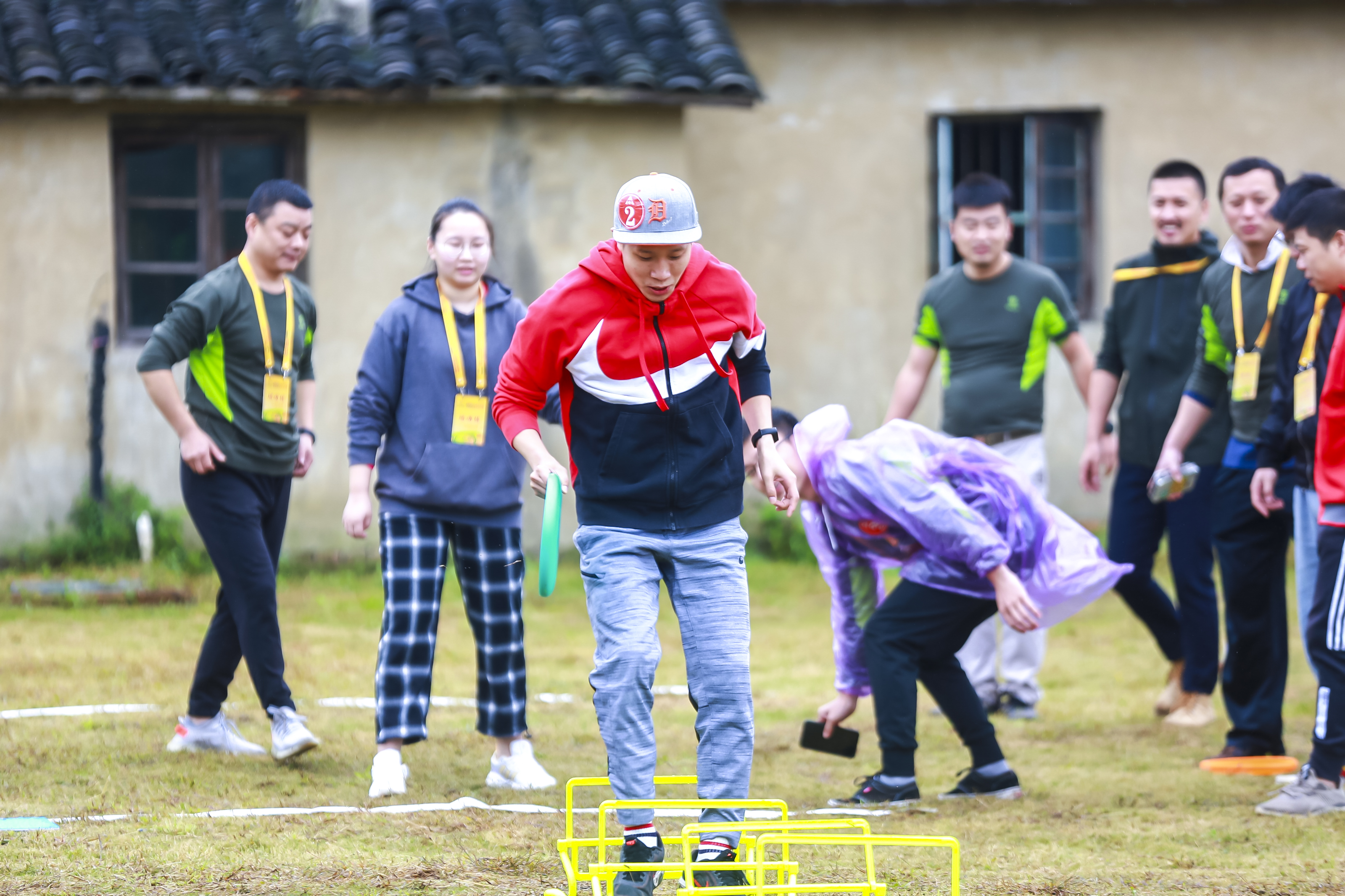 陆上打、天上飞、水中游，感受全方位体验——三省一市体育达人齐聚嘉兴动起来