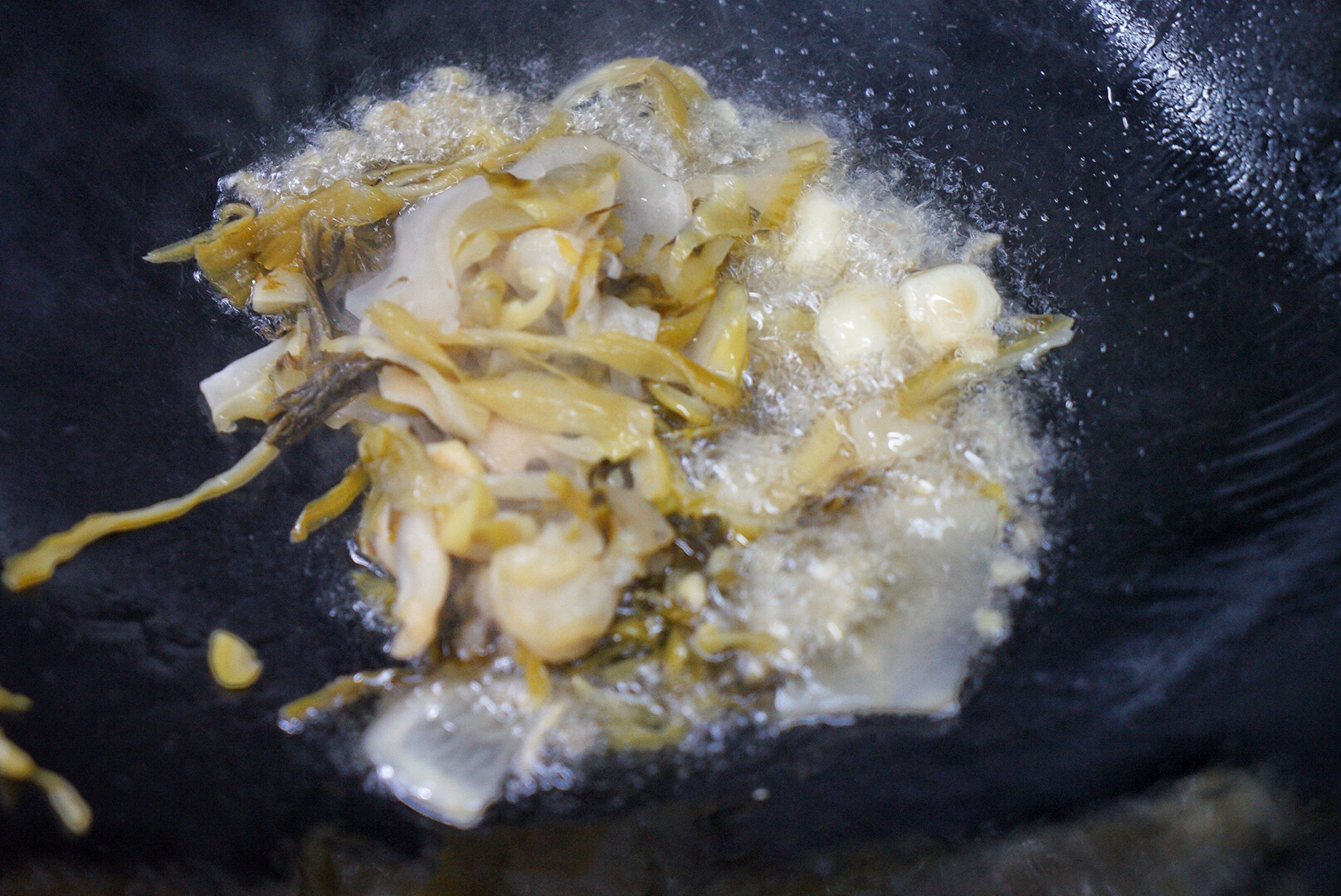 花都首家大理酸菜鱼专门店,云南空运酸菜,活鱼现煮,酸辣好过瘾