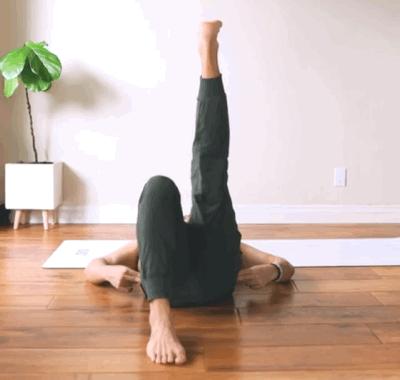 瑜伽站立前屈如何轻松往后跳,瑜伽站立前屈如何纠正弓背