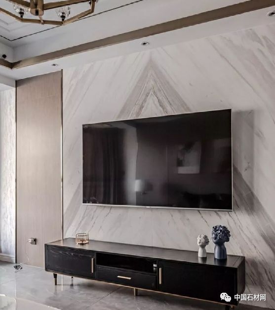 真是浪费，100多万的爵士白大理石装成这样，还好我不是业主