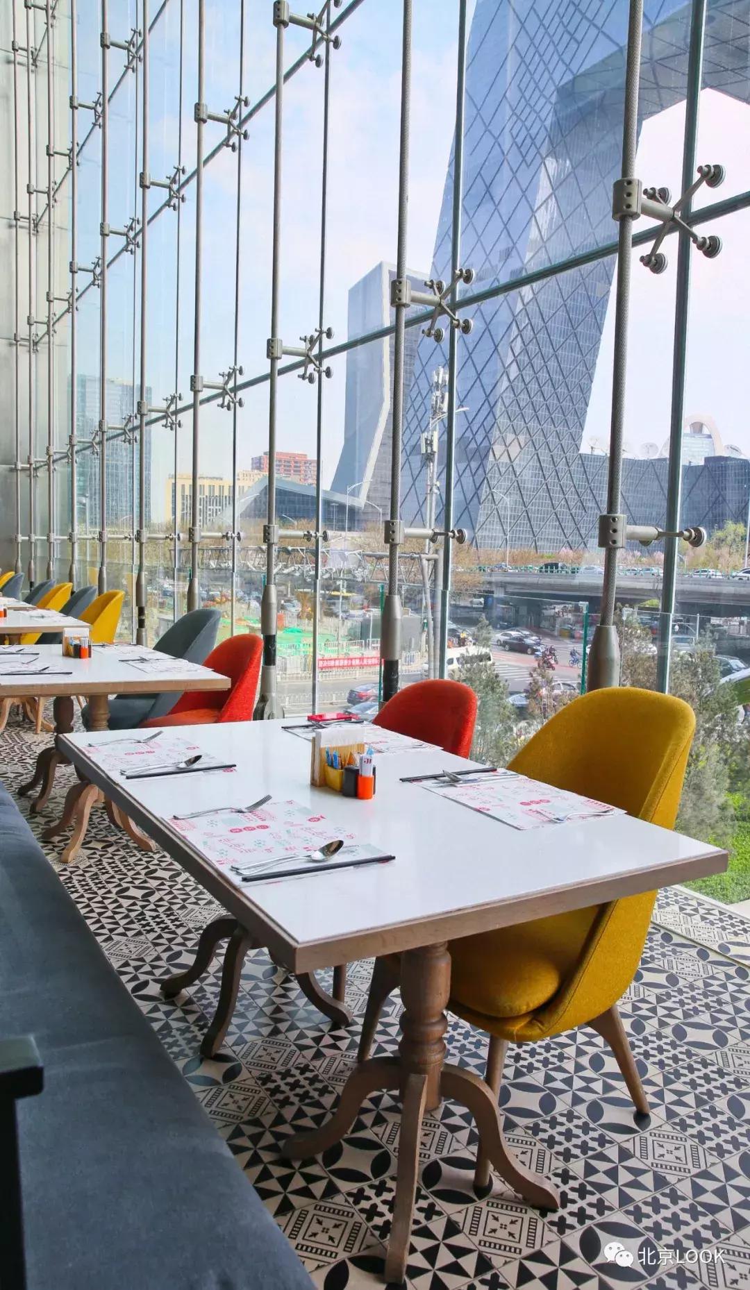 央视大楼对面网红餐厅,央视大楼隔壁酒店