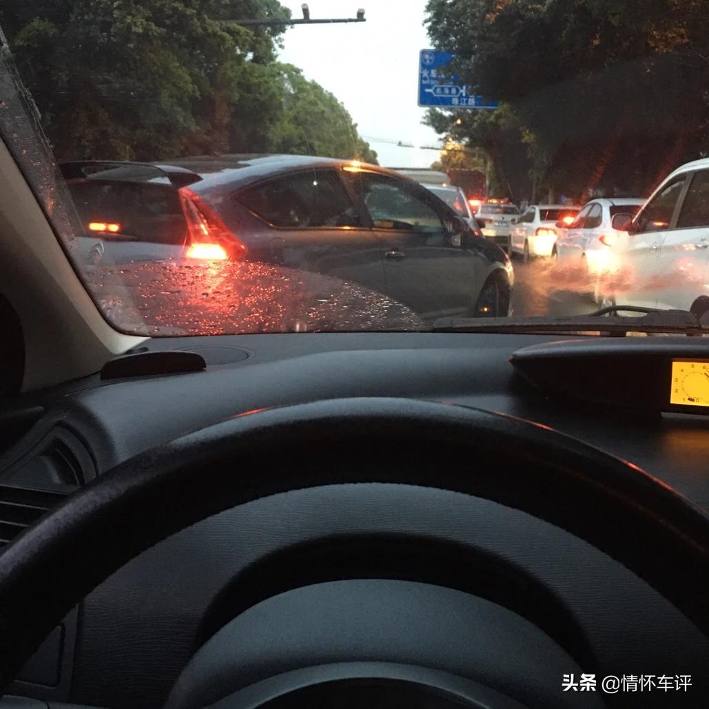 雪铁龙世嘉两厢手动2.0优缺点,18年雪铁龙世嘉手动挡值得买吗