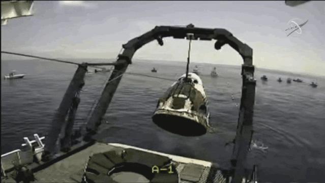 马斯克spacex火箭发射软着陆,马斯克spacex四名宇航员回地球