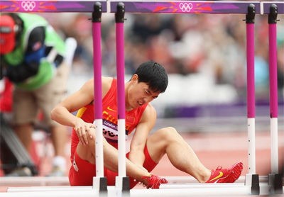 如何防止跟腱断裂和膝盖受伤,怎么避免跟腱断裂田径