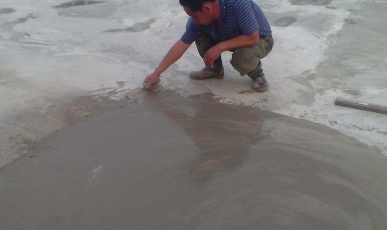 老旧混凝土起砂漏石子翻新修复,水泥起砂地面怎么修补最好